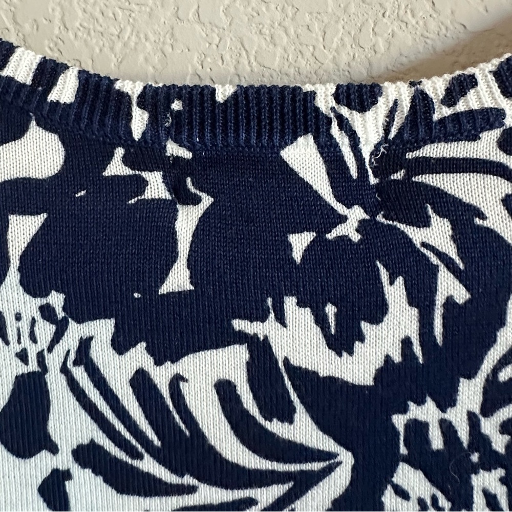 Lands' End Women's Short Sleeve Navy Floral Tee - Picture 4 of 8